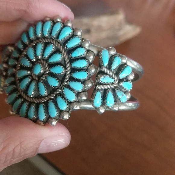 Native American Turquoise Cuff - Picture 2 of 9